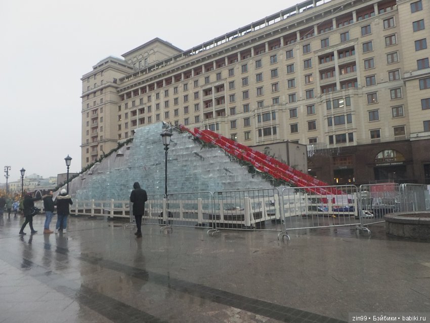 С Новым 2018 годом! Дорогие друзья! Встречаем этот год вместе