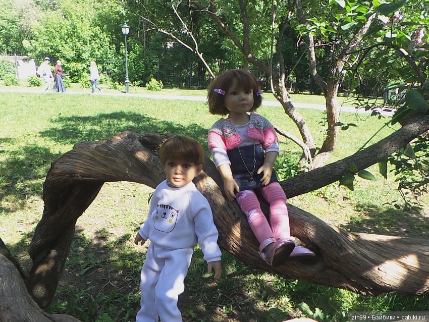 Бегом за запахом Сирени, кукло-встреча в саду Сирени