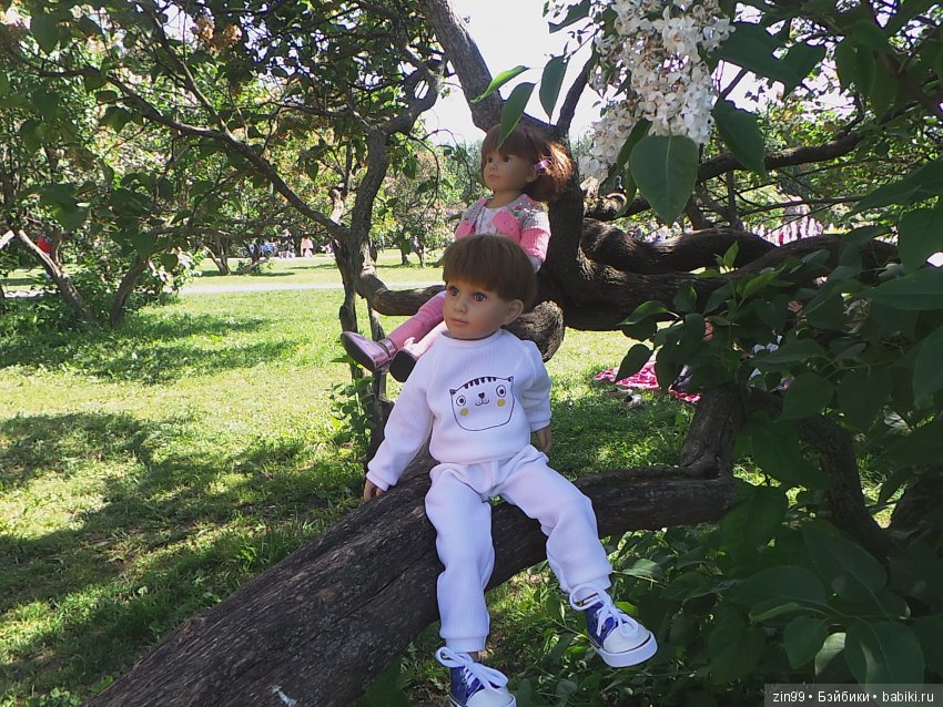 Бегом за запахом Сирени, кукло-встреча в саду Сирени