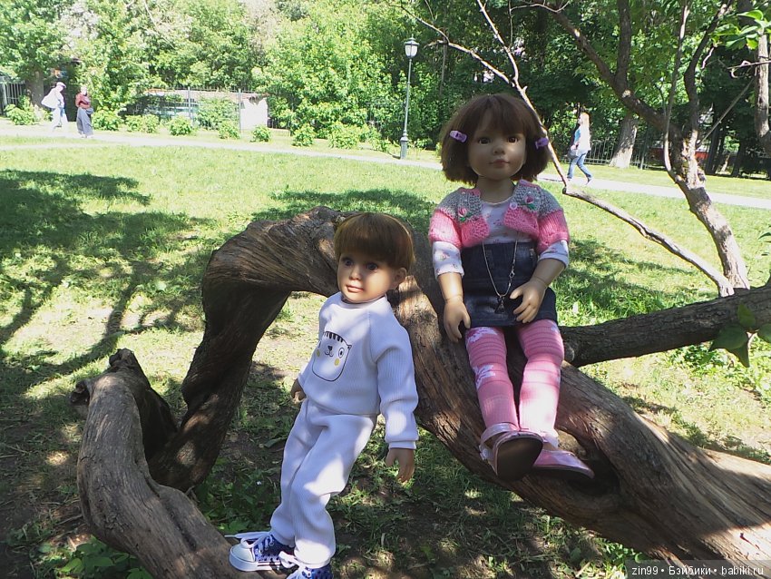 Бегом за запахом Сирени, кукло-встреча в саду Сирени