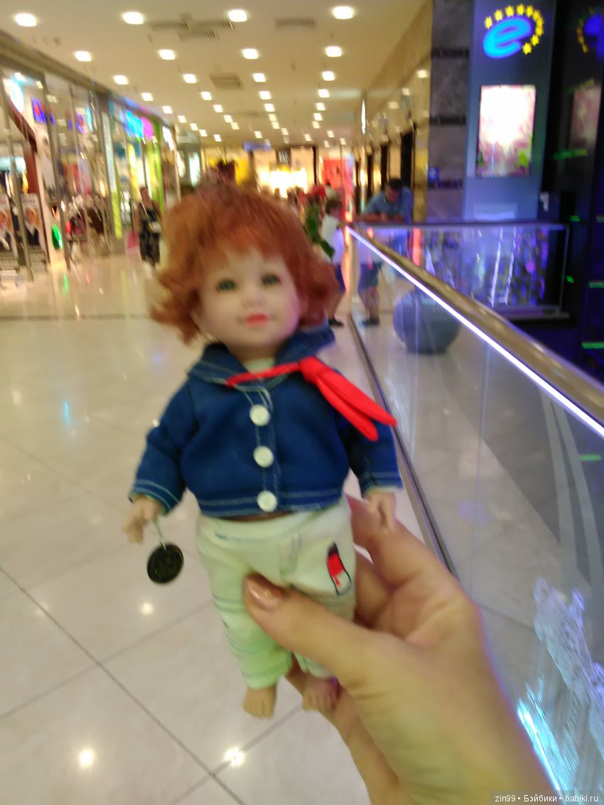 Небольшое путешествие Люси, мини adora, воскресным днём