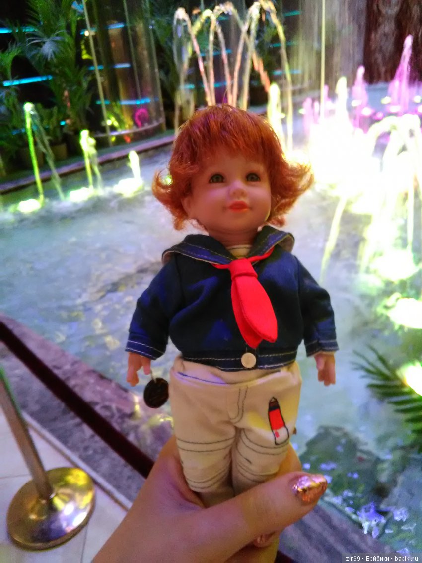 Небольшое путешествие Люси, мини adora, воскресным днём