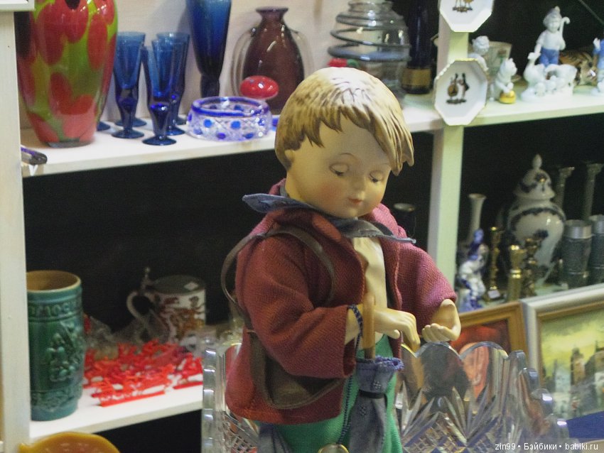 Блошиный рынок "РЕТРО" - завод "Кристалл", сегодня 27 октября 2018 года