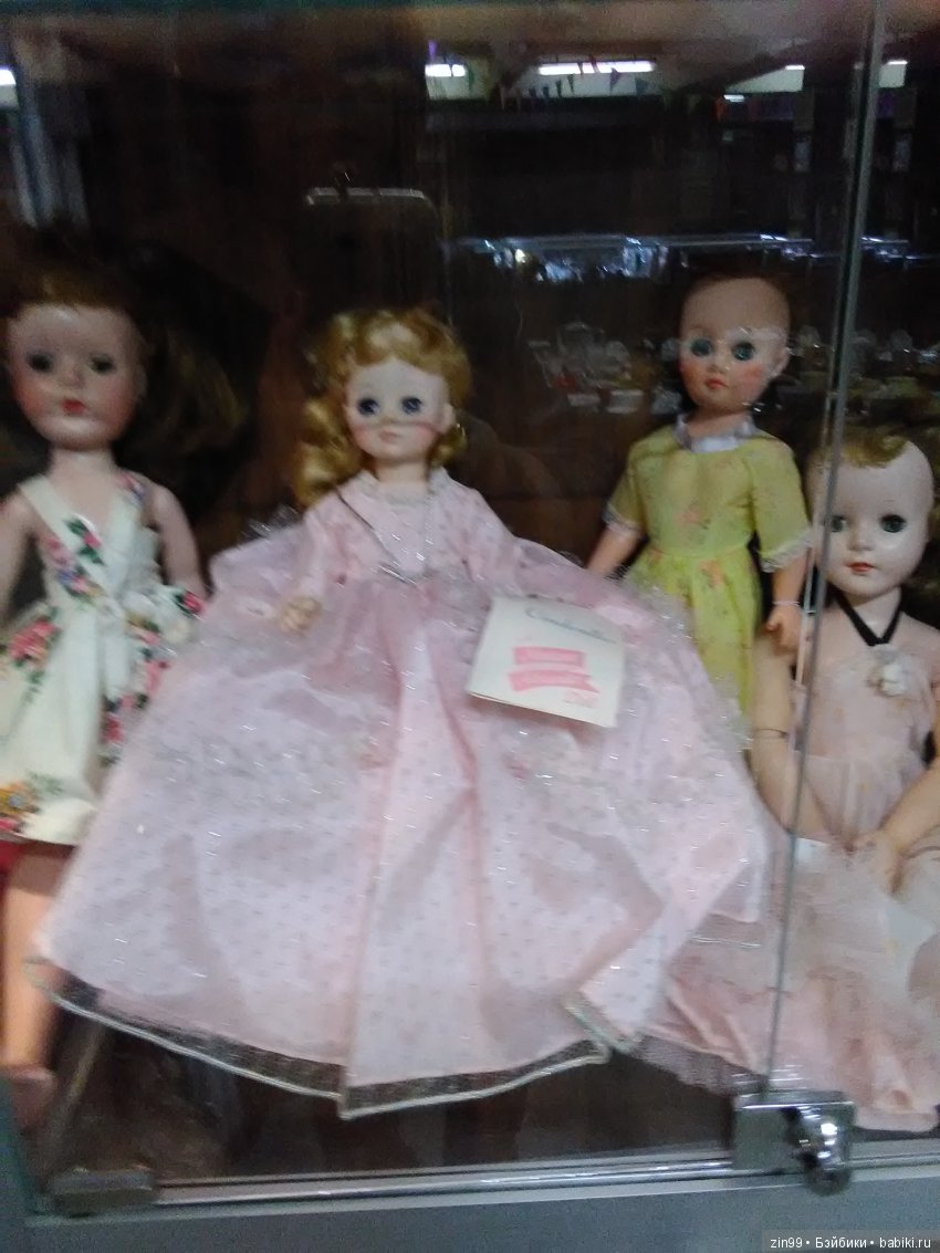 Блошиный рынок "РЕТРО" - завод "Кристалл", сегодня 27 октября 2018 года