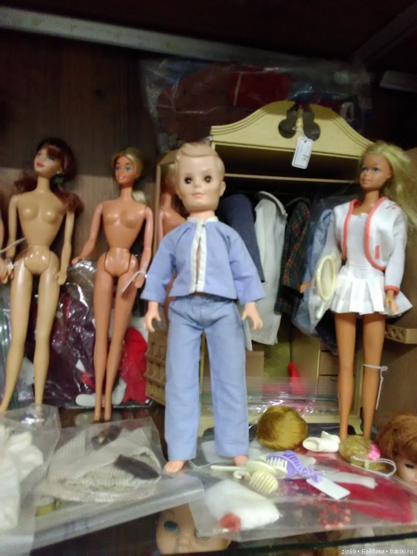 Блошиный рынок "РЕТРО" - завод "Кристалл", сегодня 27 октября 2018 года