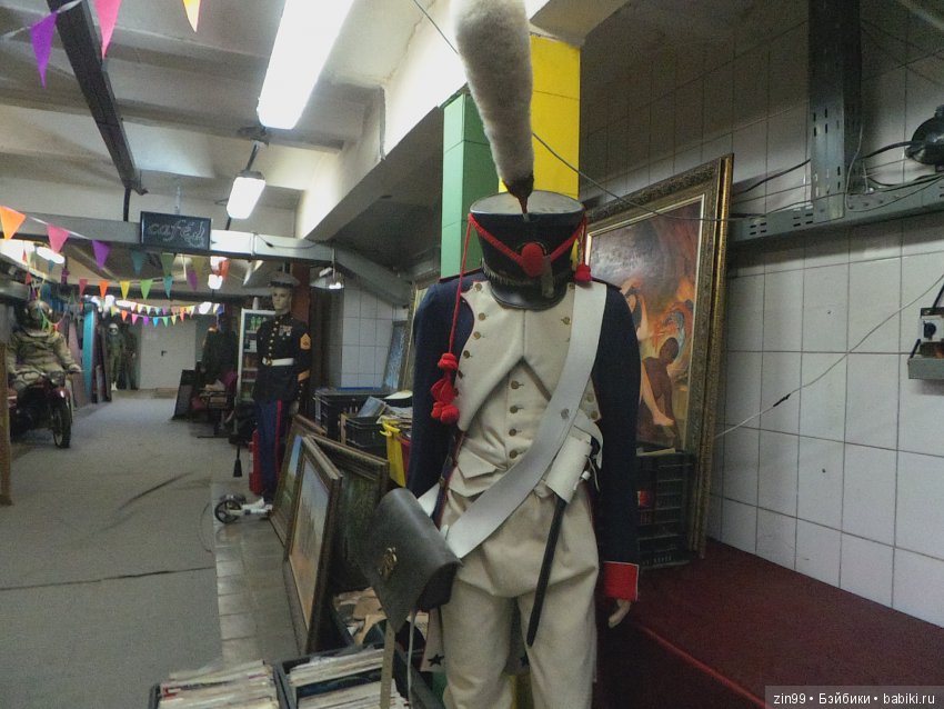 Блошиный рынок "РЕТРО" - завод "Кристалл", сегодня 27 октября 2018 года