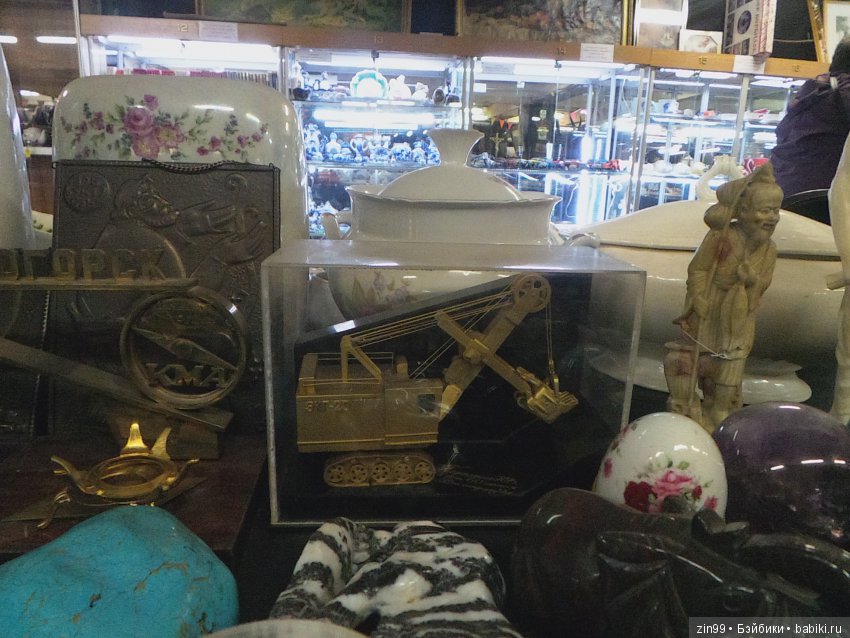 Блошиный рынок "РЕТРО" - завод "Кристалл", сегодня 27 октября 2018 года