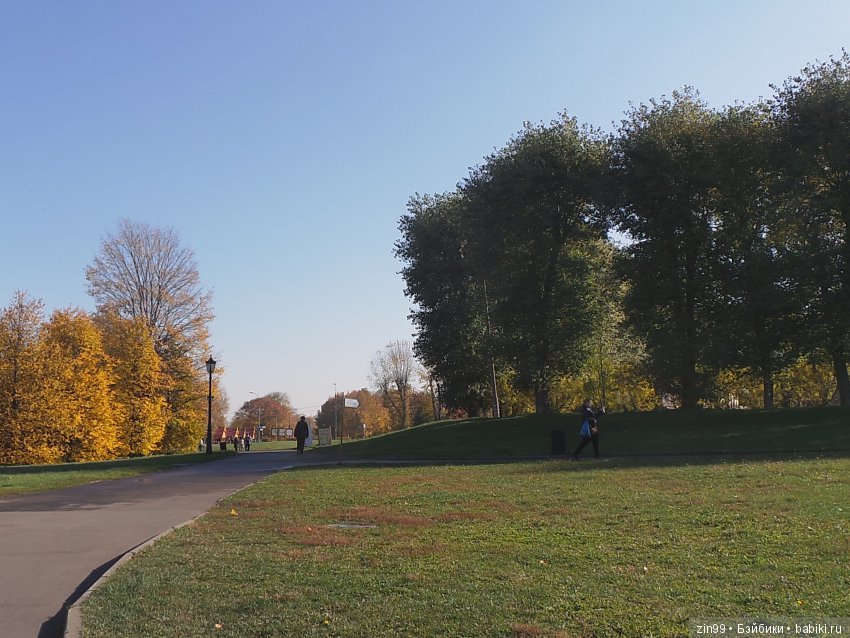 Джуку Кутюр (Juku Couture) на осенней прогулке, когда солнечно и тепло ещё (фото 6)