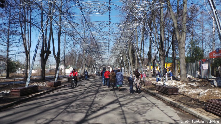 Воскресным днём, весенние Веснушки на прогулке