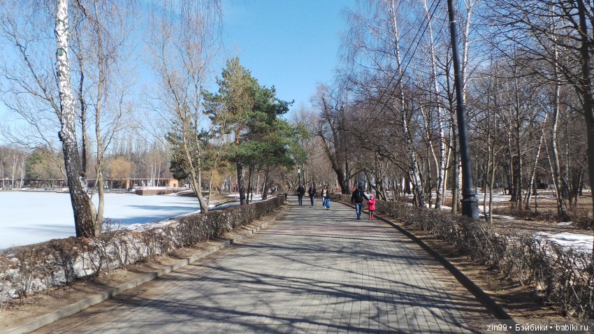 Воскресным днём, весенние Веснушки на прогулке