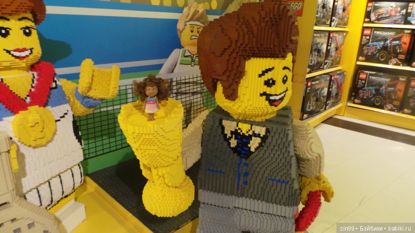 Прогулка в центральный детский магазин с капусткой и не только