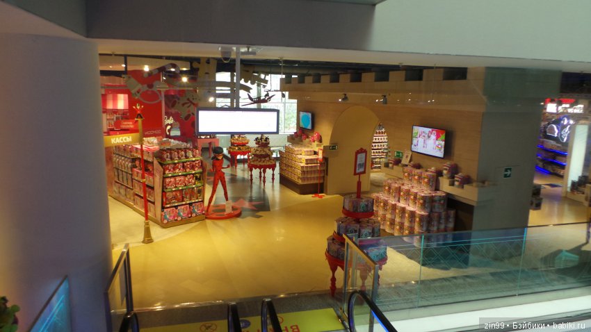 Прогулка в центральный детский магазин с капусткой и не только