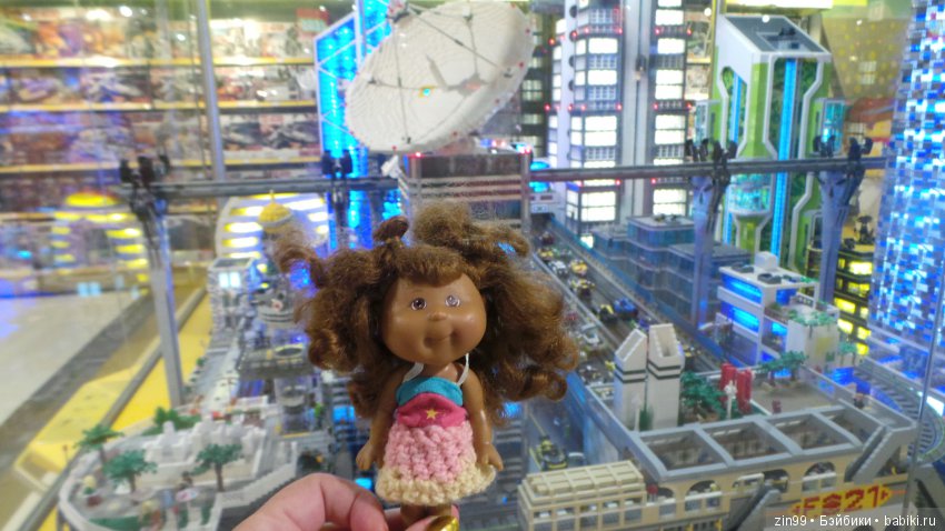 Прогулка в центральный детский магазин с капусткой и не только