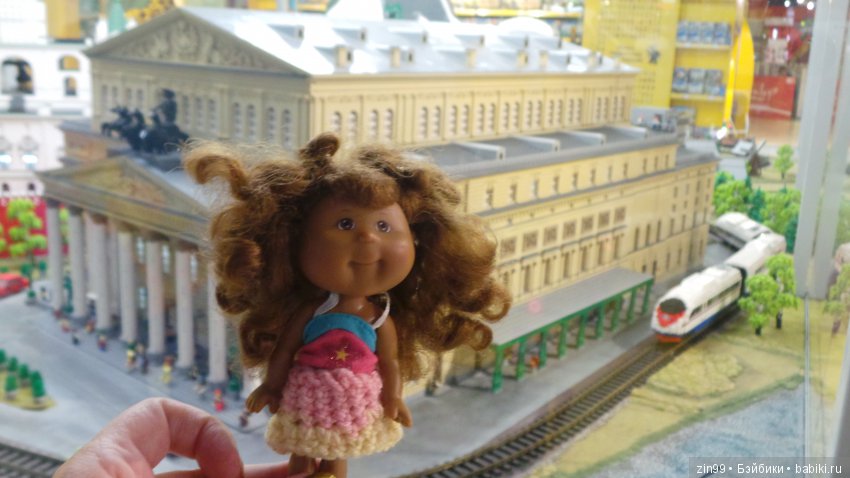 Прогулка в центральный детский магазин с капусткой и не только