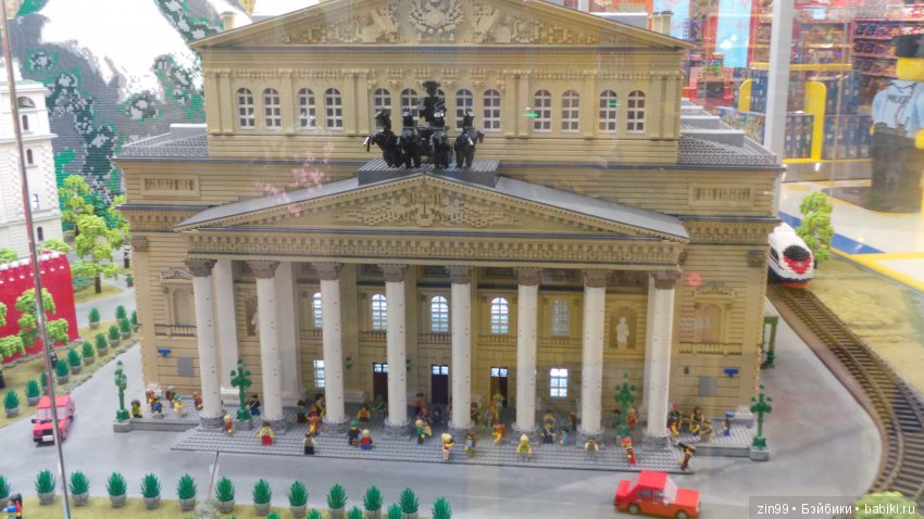 Прогулка в центральный детский магазин с капусткой и не только