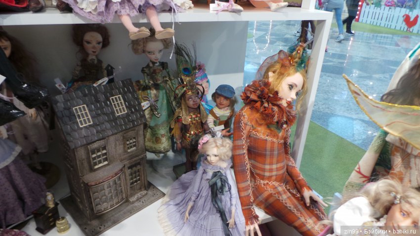 Прогулка в центральный детский магазин с капусткой и не только