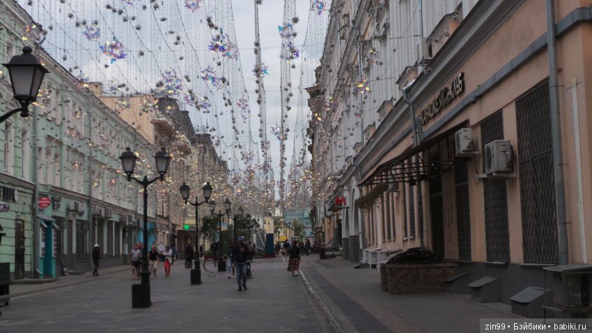Прогулка в центральный детский магазин с капусткой и не только