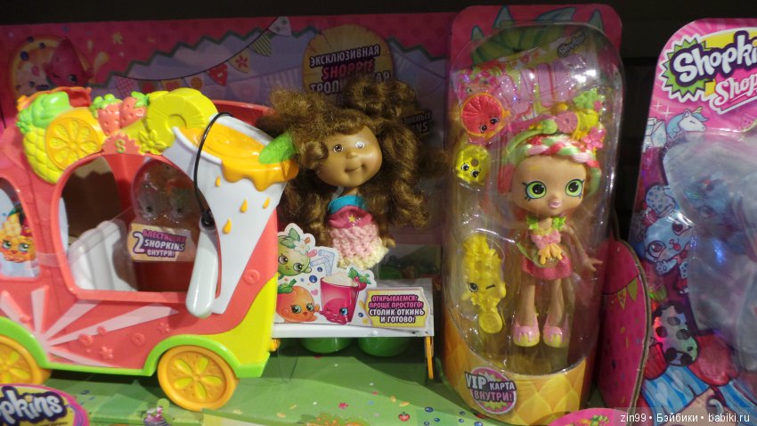 Прогулка в центральный детский магазин с капусткой и не только