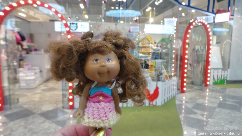 Прогулка в центральный детский магазин с капусткой и не только