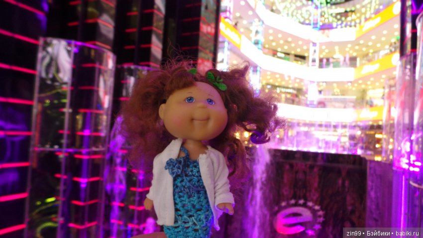 Прогулка в большой Торговый центр и в Центральный парк! С капустками