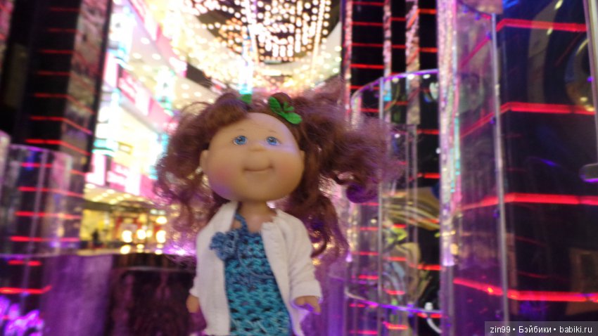 Прогулка в большой Торговый центр и в Центральный парк! С капустками