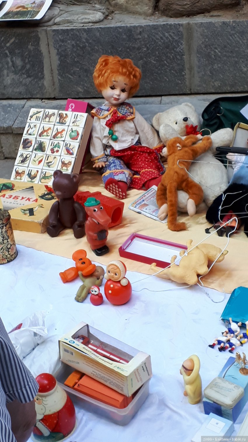 Кукла с блошки, точнее на Вернисаже, и прогулка по Измайловскому Вернисажу в Москве