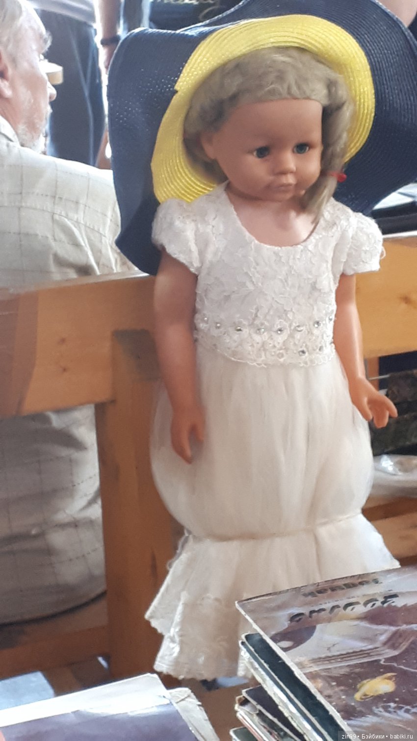 Блошиный рынок на Вернисаже в Измайлово