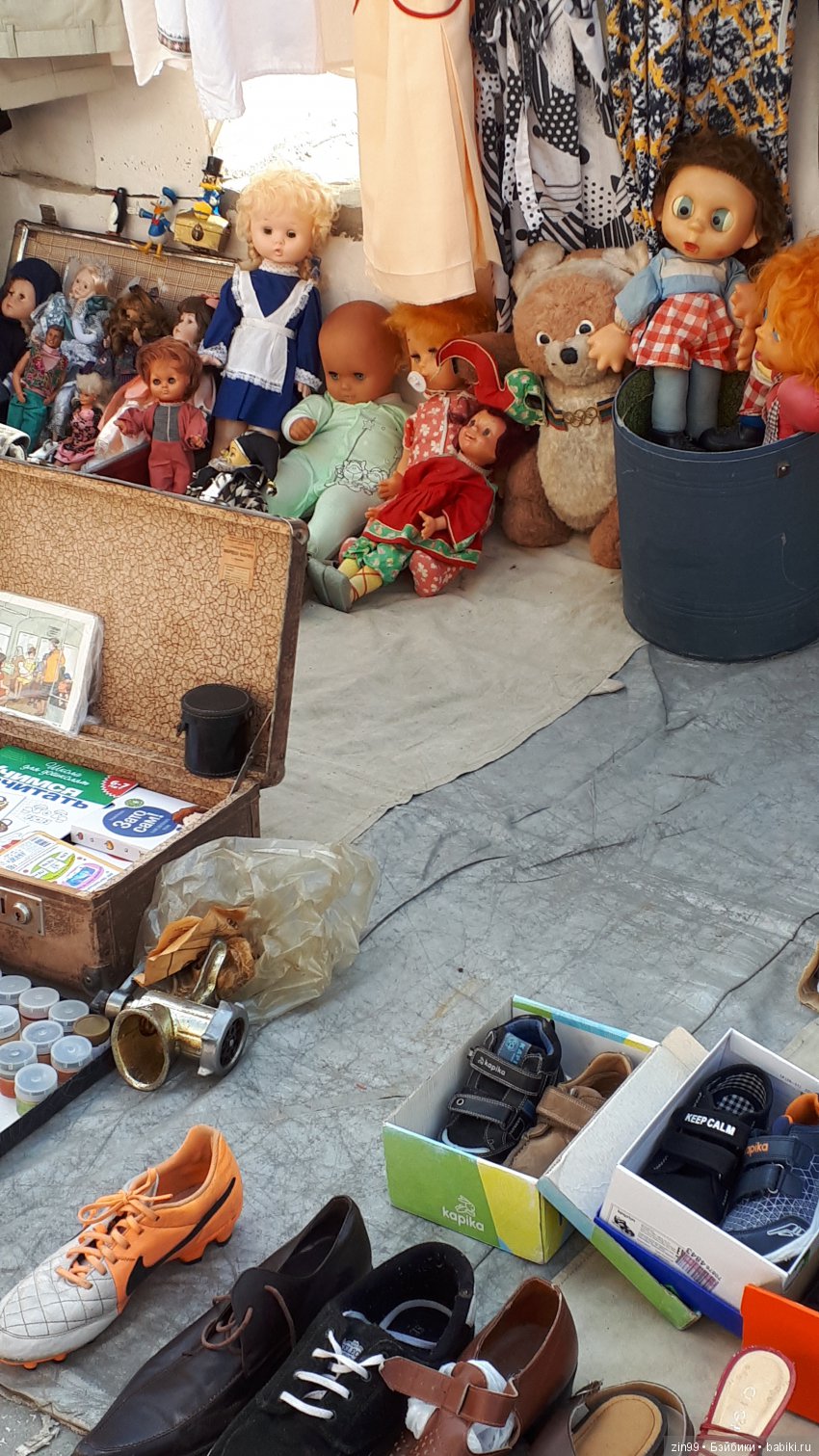 Блошиный рынок на Вернисаже в Измайлово