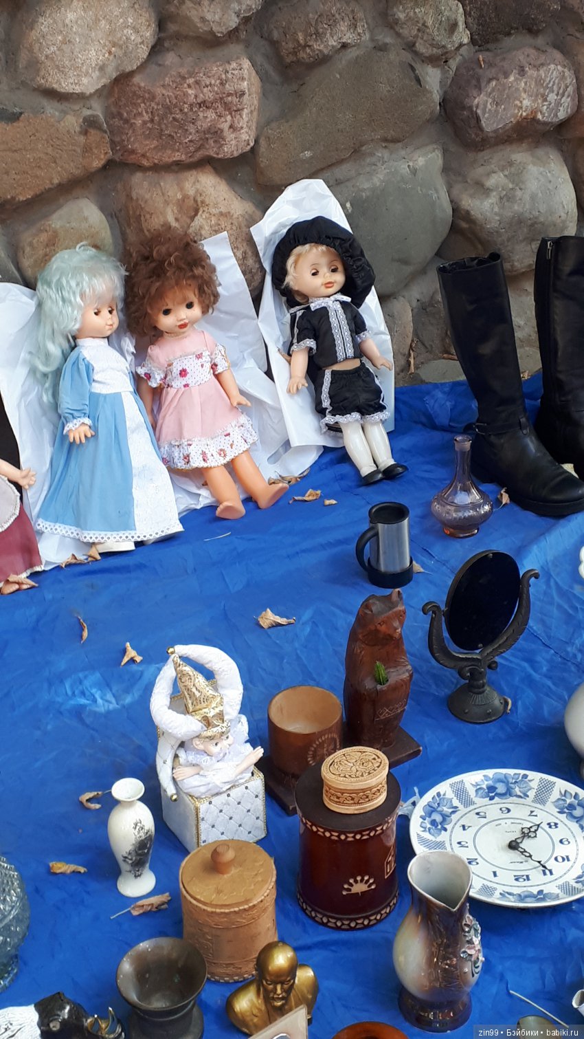 Блошиный рынок на Вернисаже в Измайлово