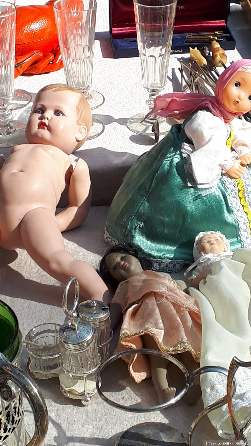 Блошиный рынок на Вернисаже в Измайлово