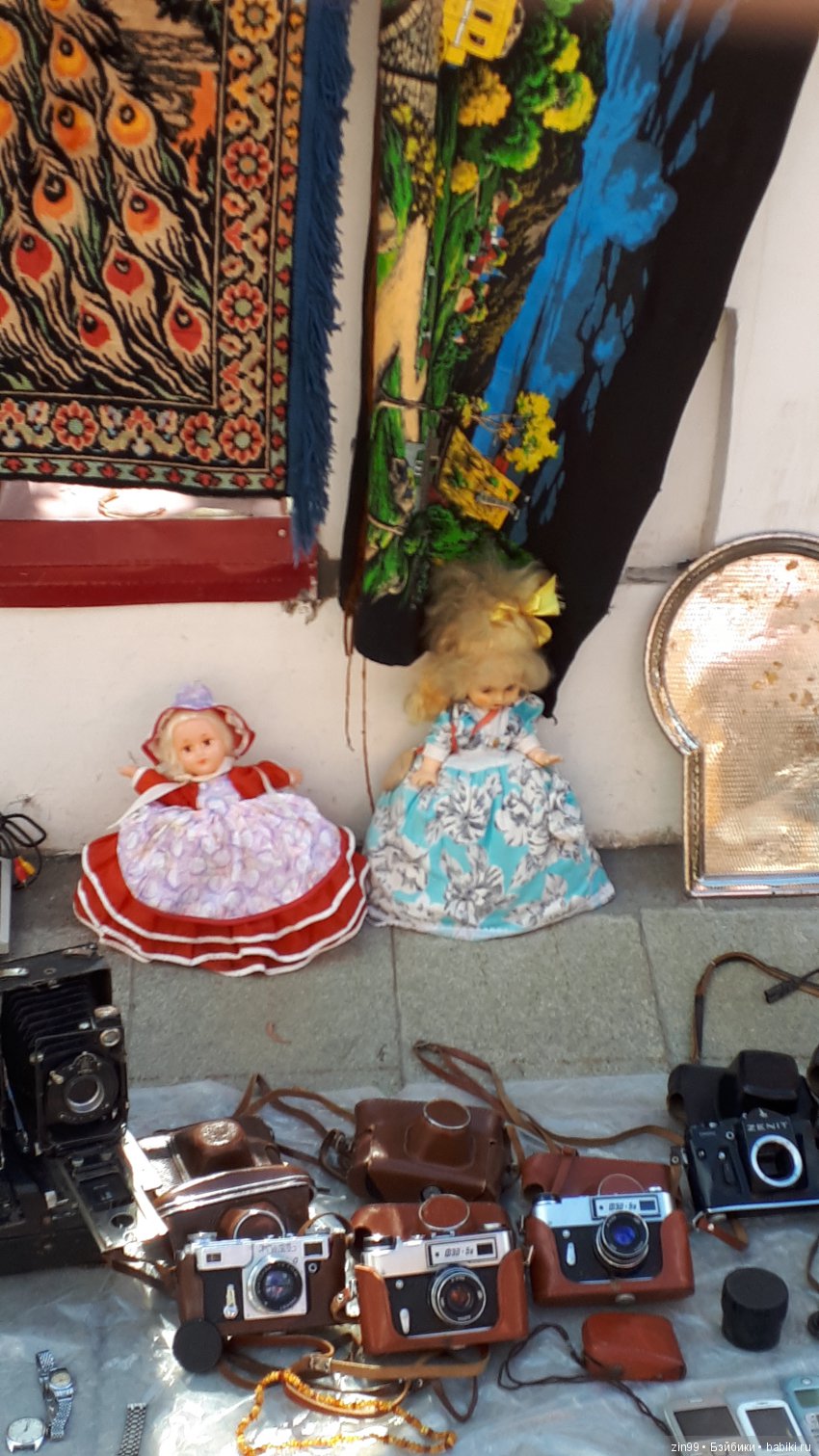 Блошиный рынок на Вернисаже в Измайлово