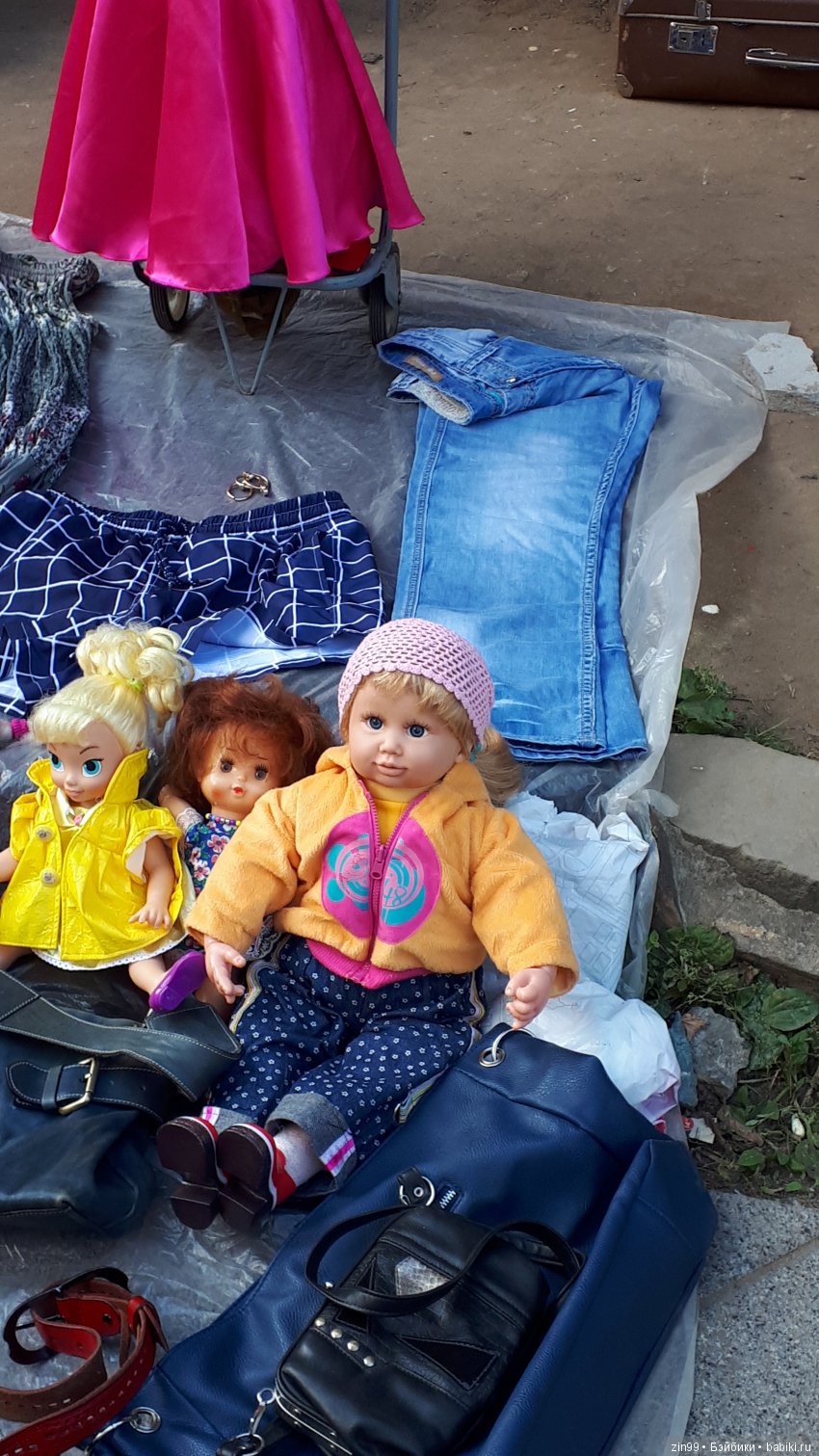 Блошиный рынок на Вернисаже в Измайлово