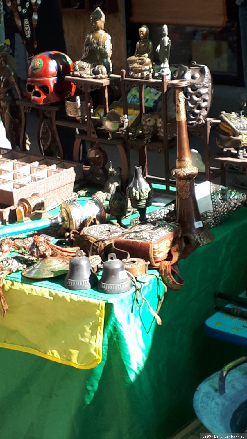 Блошиный рынок на Вернисаже в Измайлово