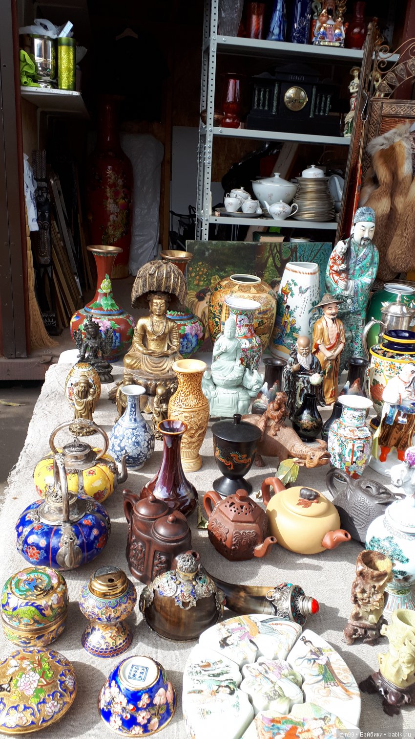 Вернисаж в измайлово кремль блошиный. Блошиный рынок в измайлово. Блошиный рынок в измайлово. Измайловский кремль вернисаж блошиный рынок. Измайловский кремль вернисаж блошиный рынок.