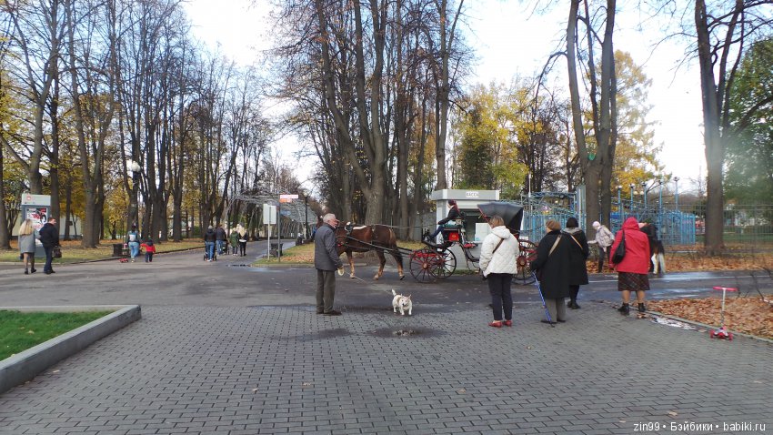 Натали гуляет в парке и новые наряды