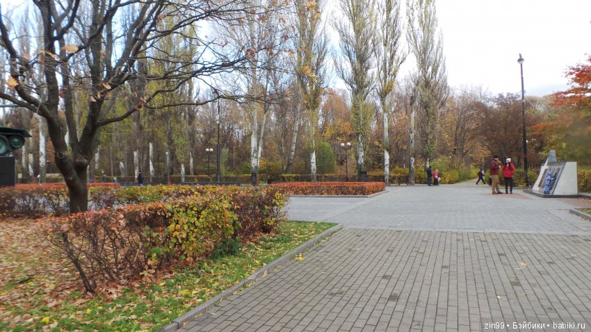 Натали гуляет в парке и новые наряды