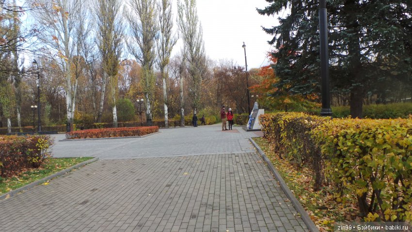 Натали гуляет в парке и новые наряды