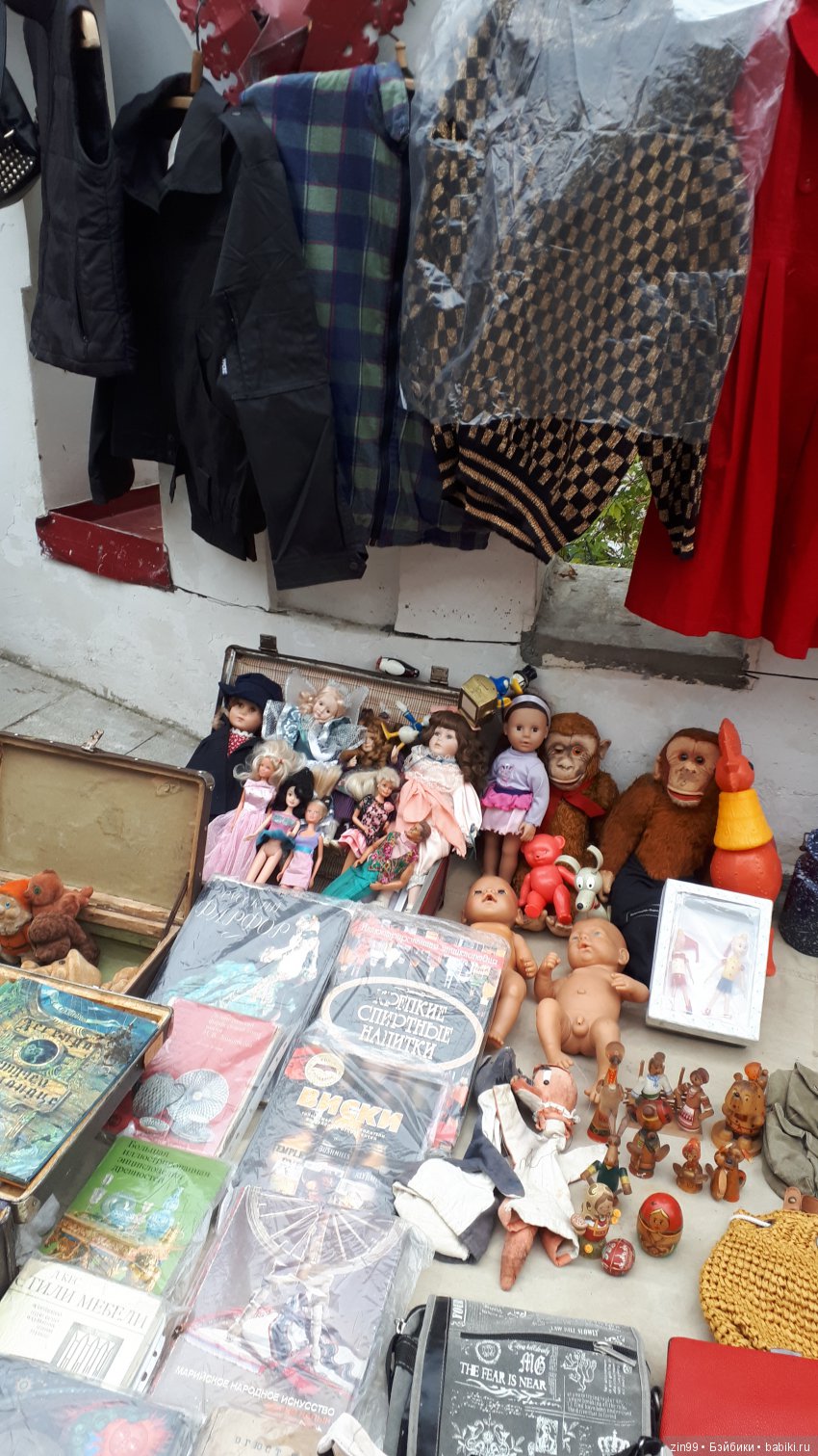 Вернисаж в Измайловском парке, Блошиный рынок