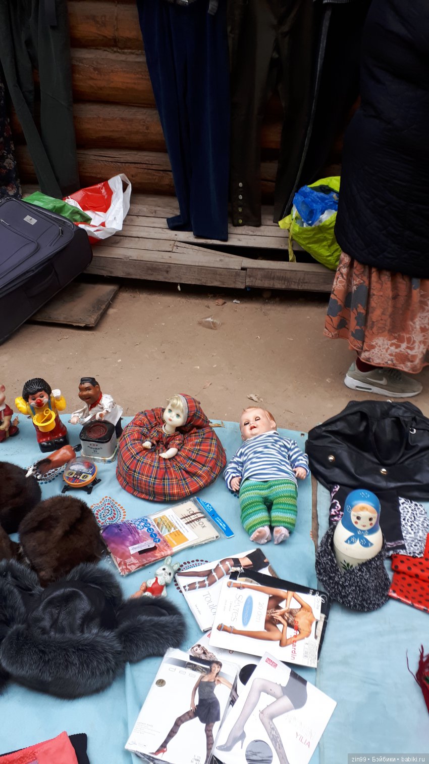 Вернисаж в Измайловском парке, Блошиный рынок