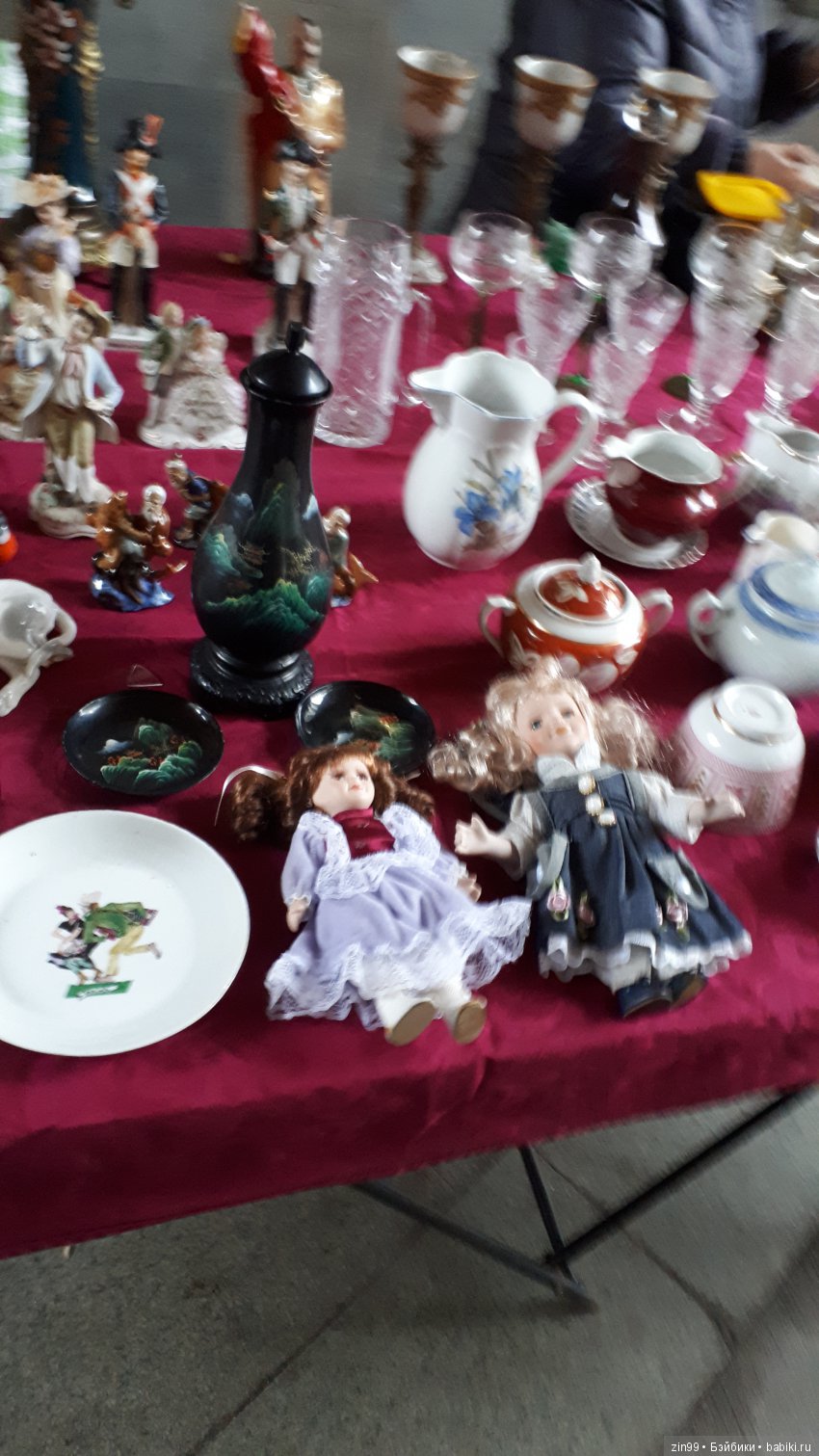 Вернисаж в Измайловском парке, Блошиный рынок