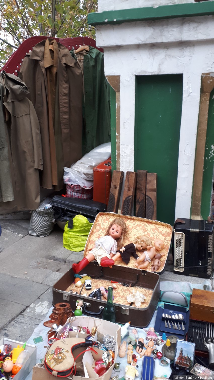 Вернисаж в Измайловском парке, Блошиный рынок