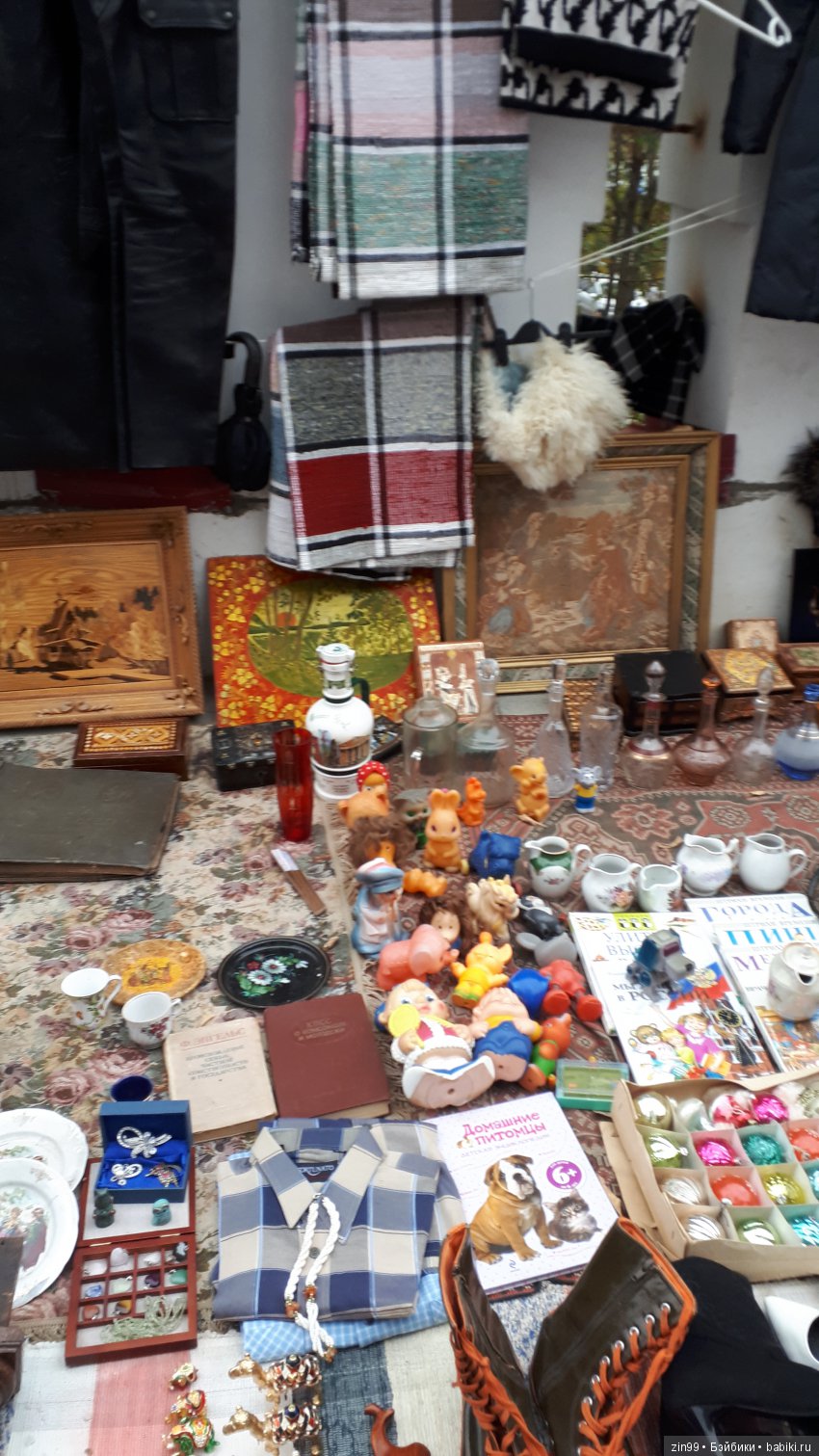 Вернисаж в Измайловском парке, Блошиный рынок