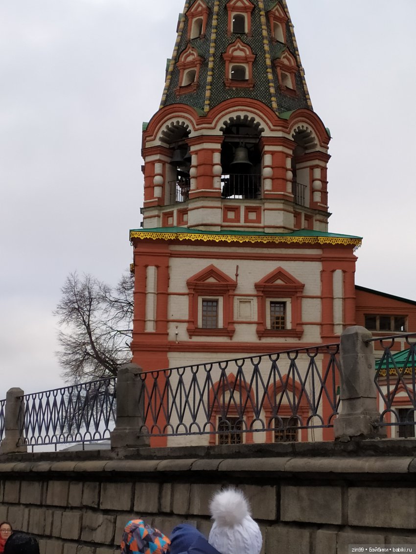 Новогодние гулянья, Зарядье, ГУМ, или в ГУМ за салатиком