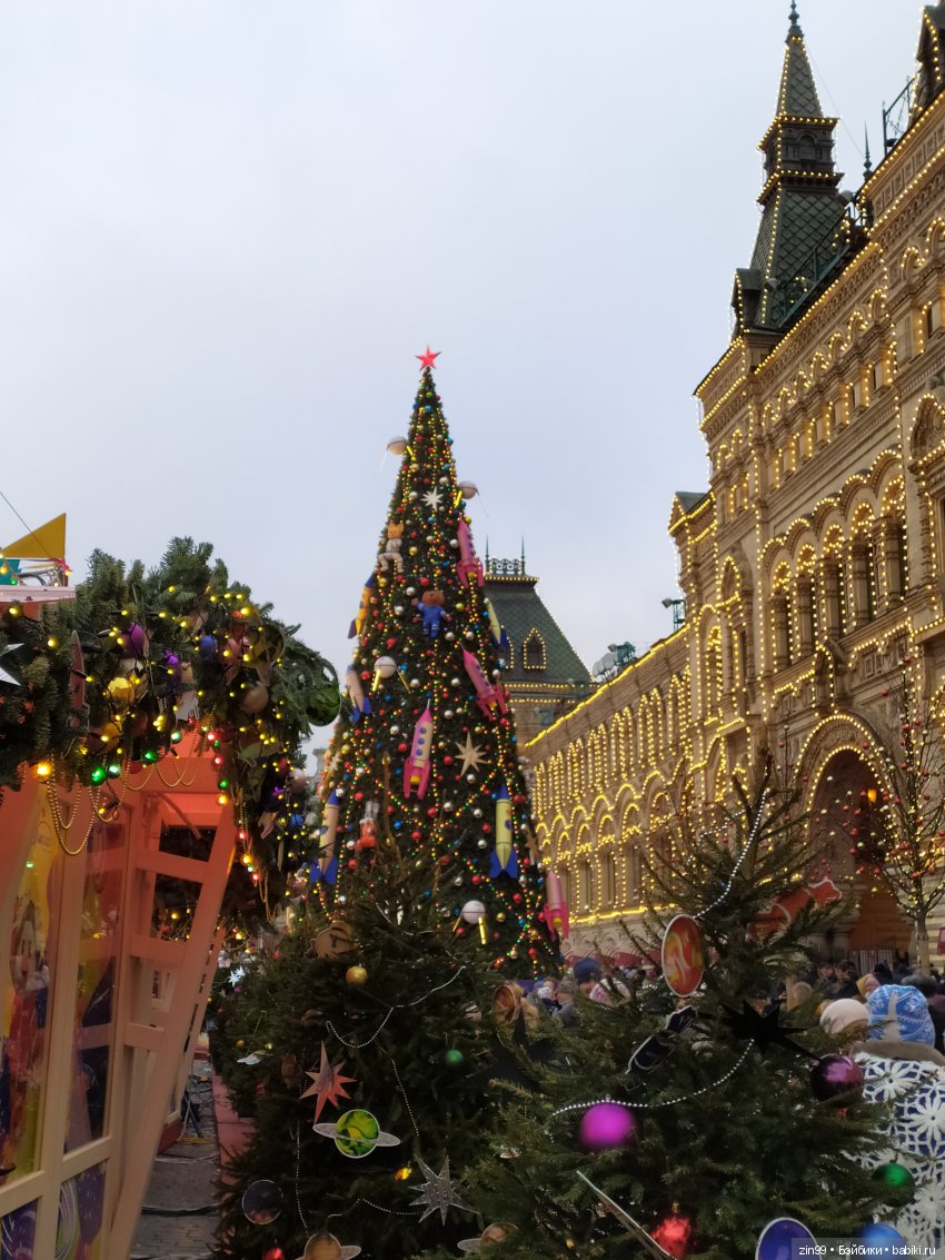 Новогодние гулянья, Зарядье, ГУМ, или в ГУМ за салатиком