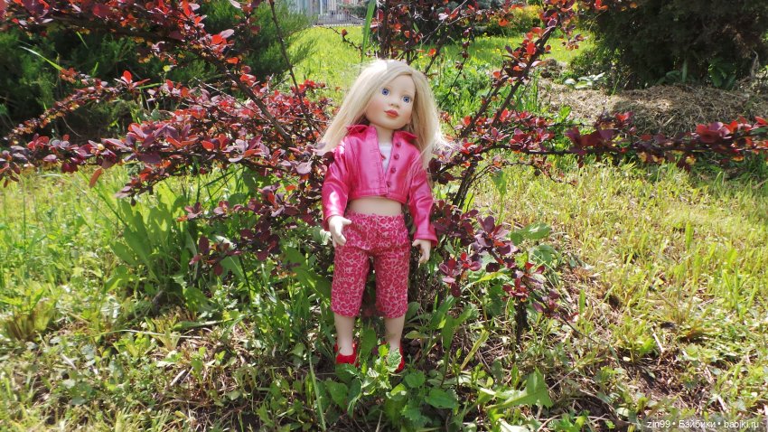 Мини сиреневый сад и новый для Нины наряд