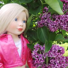 Мини сиреневый сад и новый для Нины наряд