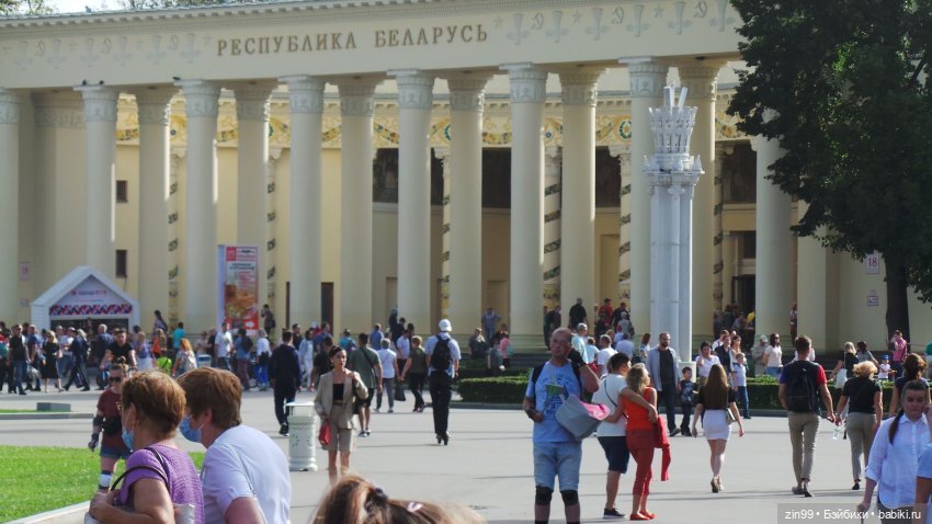 С Днем Рожденья, Москва! ВДНХа. И девочка