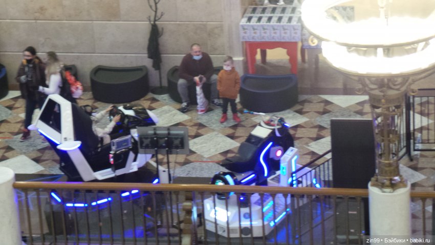 Прогулка по Центральному детскому магазину и Кузнецкому мосту с Веснушкой