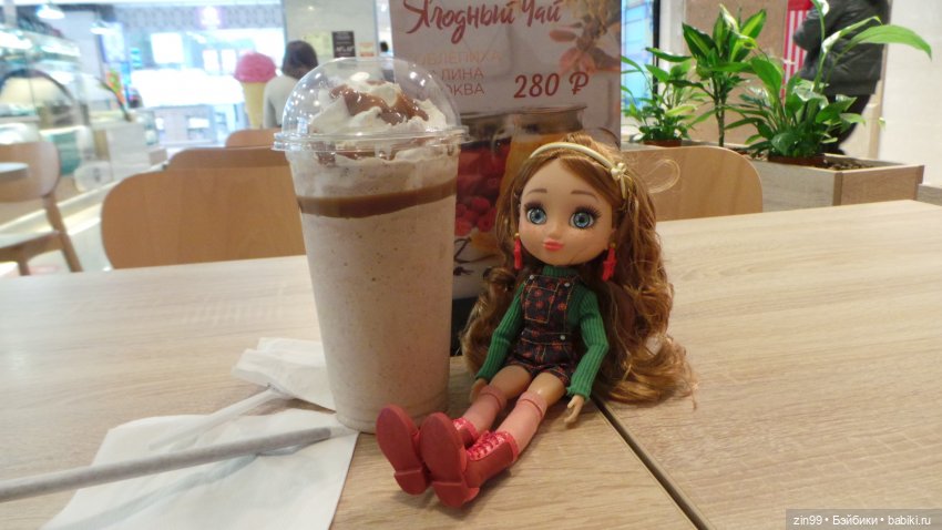 Прогулка по Центральному детскому магазину и Кузнецкому мосту с Веснушкой (фото 7)