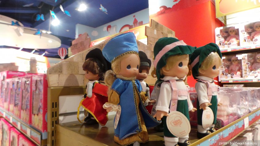 Прогулка по Центральному детскому магазину и Кузнецкому мосту с Веснушкой